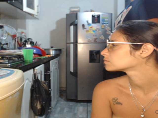 Kingofqueen23 live cam on BongaCams