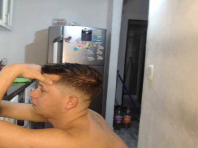 Kingofqueen23 live cam on BongaCams