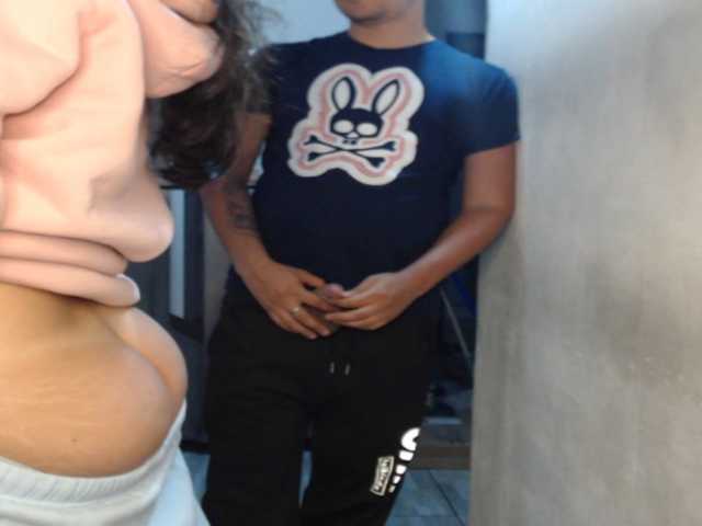 Kingofqueen23 live cam on BongaCams