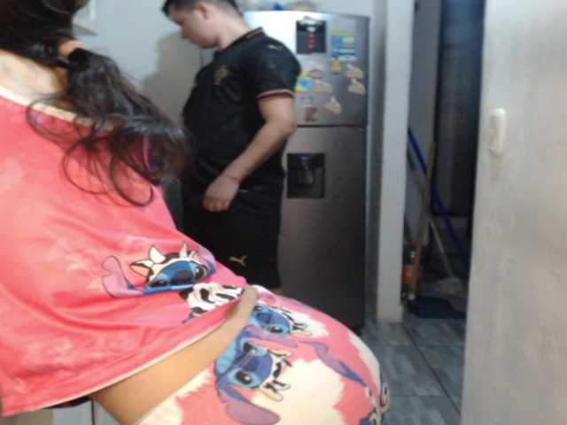 Kingofqueen23 — live couple cam