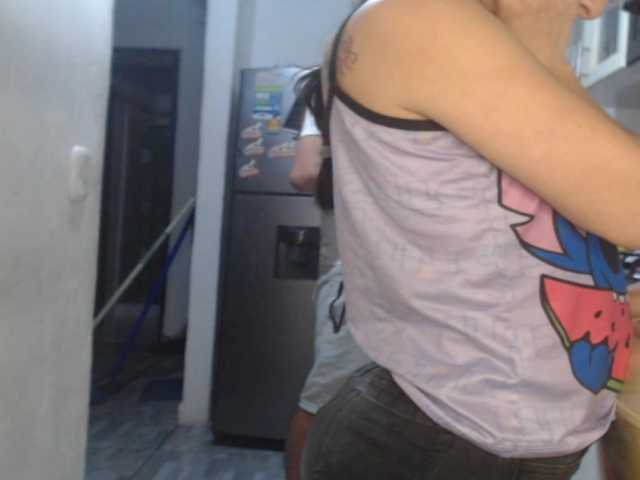 Kingofqueen23 live cam on BongaCams