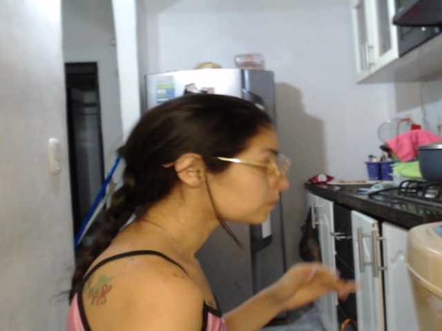 Kingofqueen23 live webcam show