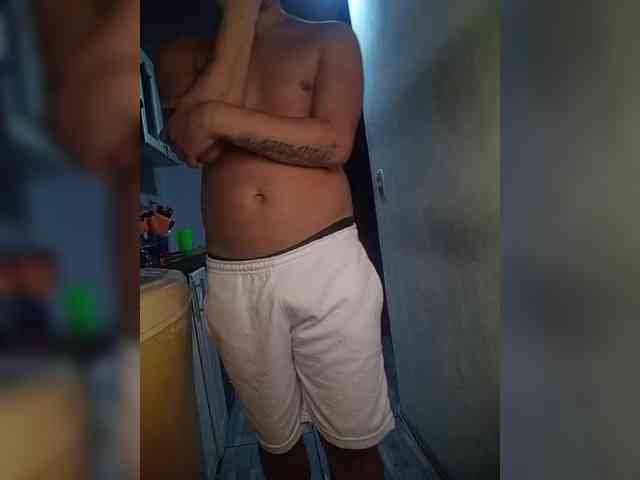 Kingofqueen23 webcam