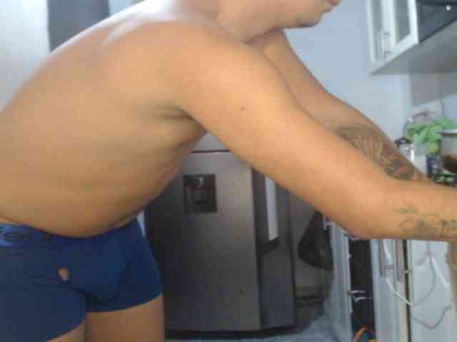 Kingofqueen23 Live Webcam on BongaCams