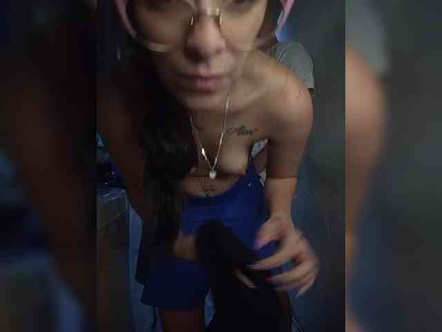 Kingofqueen23 webcam