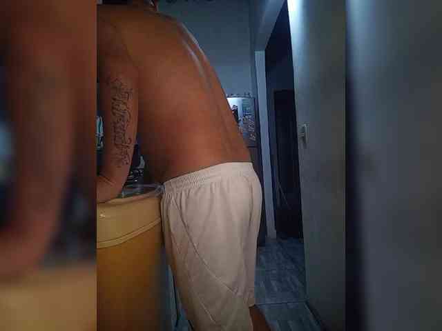 Kingofqueen23 webcam