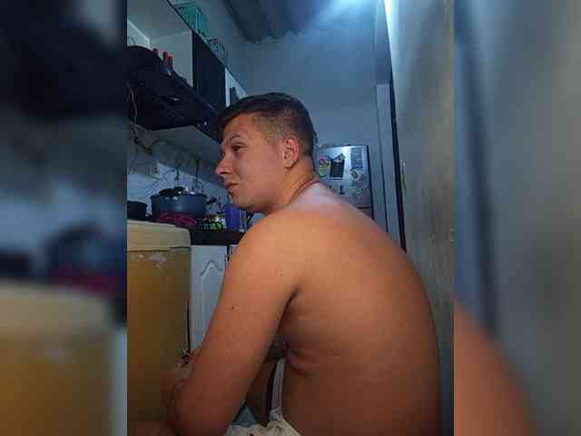 Kingofqueen23 webcam