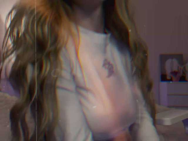 fymryn live cam on BongaCams