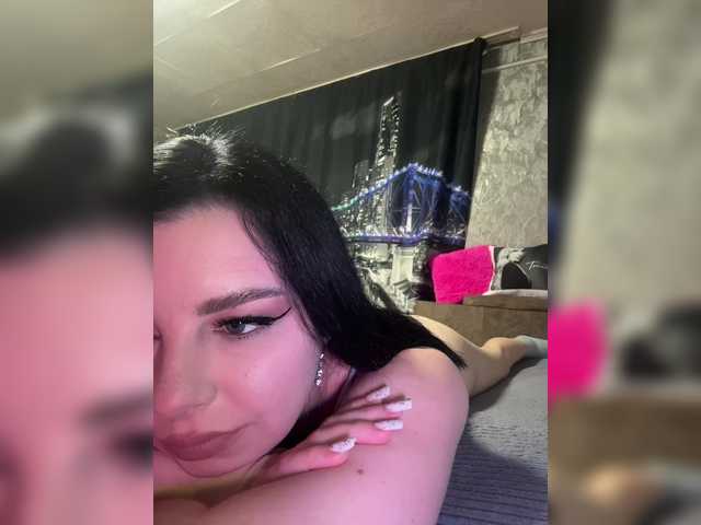 le modèle Nata17-1 est en webcam porno dans un show sur le site bongacams, il possède les tags suivants: White/Caucasian,Brunette,Shaved