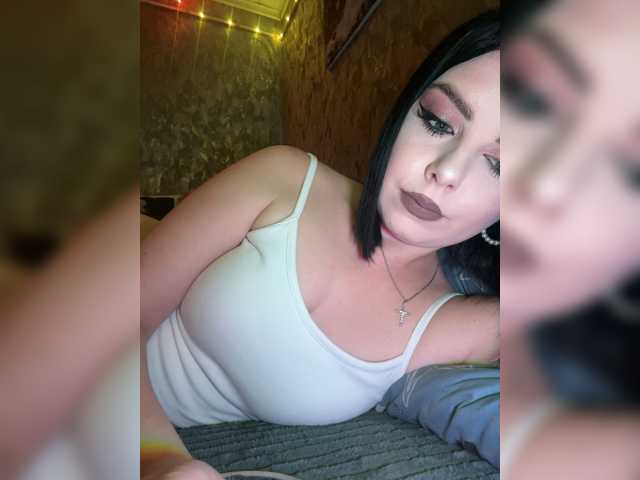 Nata17-1, en vivo ahora en BongaCams