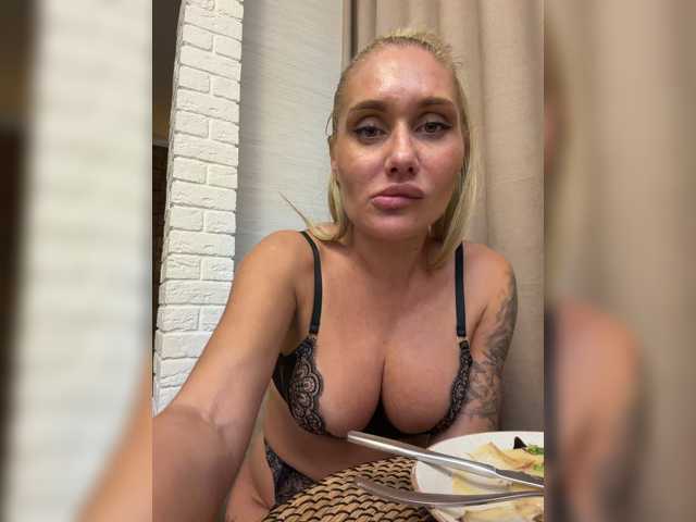 Tvoyasamka77 live cam on BongaCams