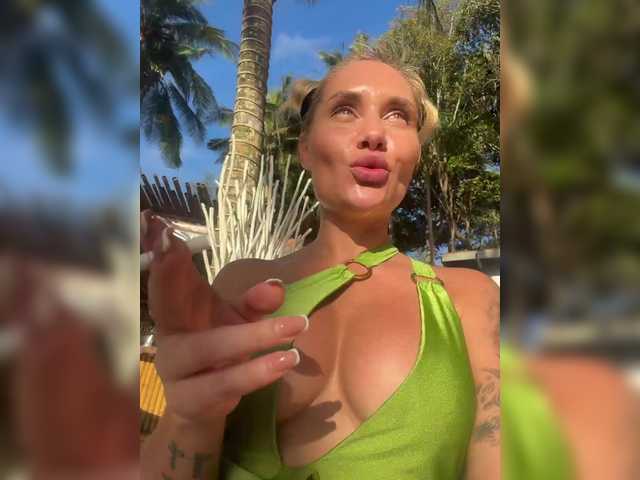 Tvoyasamka77 live cam on BongaCams