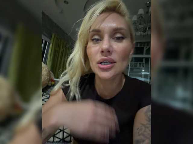 Tvoyasamka77 live cam on BongaCams
