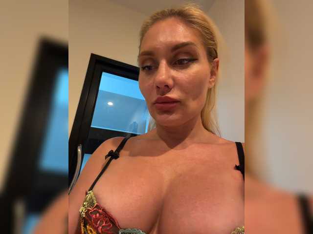 Tvoyasamka77 live cam on BongaCams