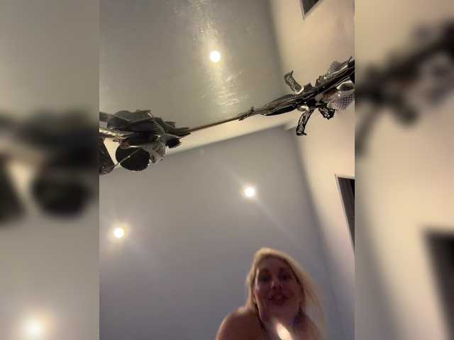 Tvoyasamka77 live cam on BongaCams
