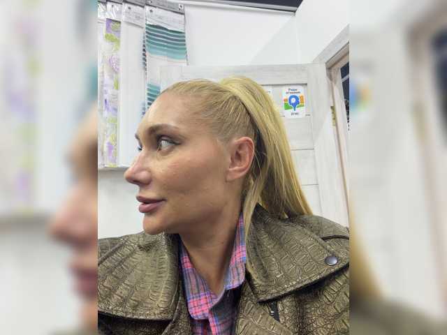 Tvoyasamka77 live cam on BongaCams