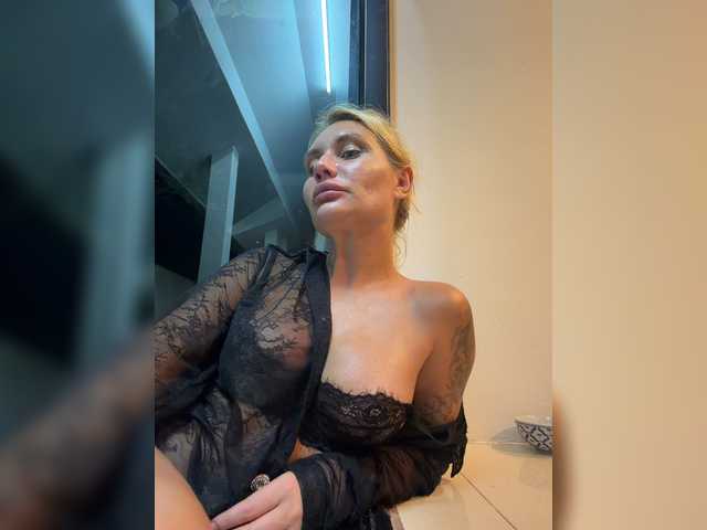 Tvoyasamka77 live cam on BongaCams