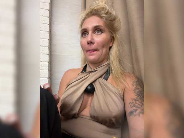 Tvoyasamka77 live cam on BongaCams