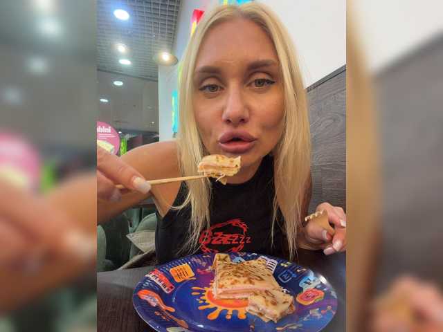 Tvoyasamka77 live cam on BongaCams