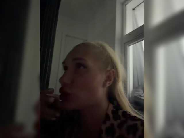 Tvoyasamka77 live cam on BongaCams