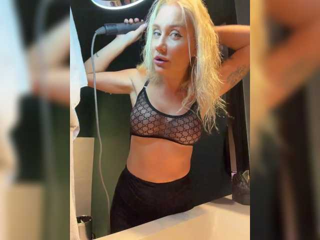 Tvoyasamka77 live cam on BongaCams