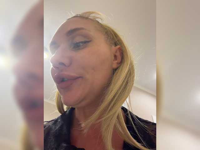 Tvoyasamka77 live cam on BongaCams