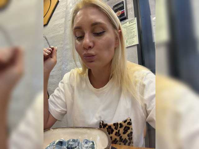 Tvoyasamka77 live cam on BongaCams