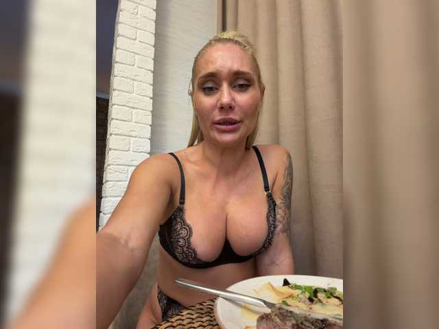 Tvoyasamka77 live cam on BongaCams