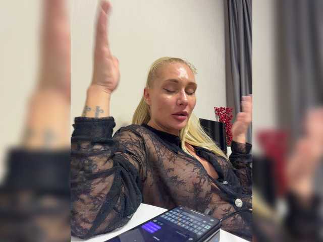 Tvoyasamka77 live cam on BongaCams