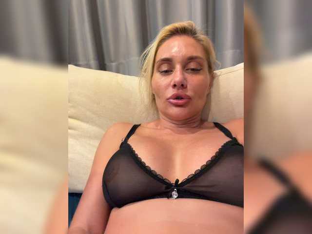 Tvoyasamka77 live cam on BongaCams
