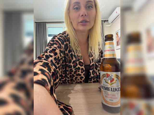 Tvoyasamka77 webcam