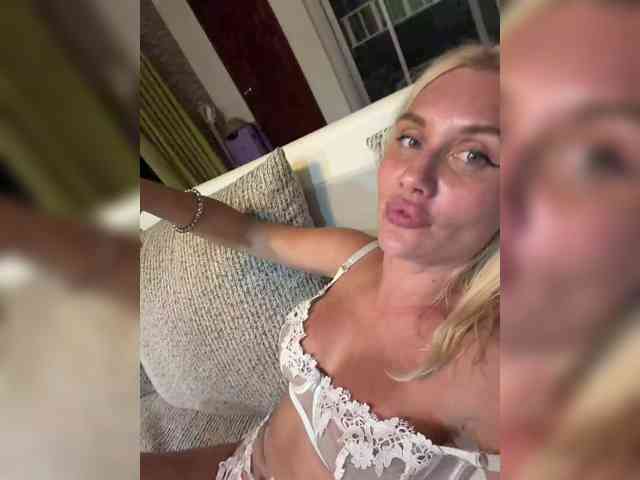 Tvoyasamka77 webcam