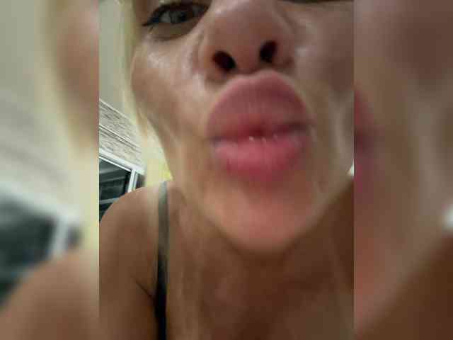 Tvoyasamka77 webcam