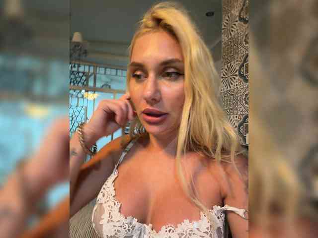 Tvoyasamka77 webcam