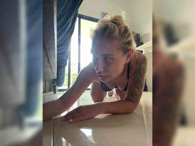 Tvoyasamka77 webcam