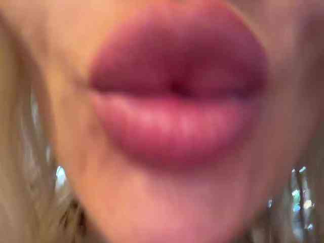 Tvoyasamka77 webcam