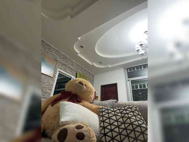 Tvoyasamka77 webcam