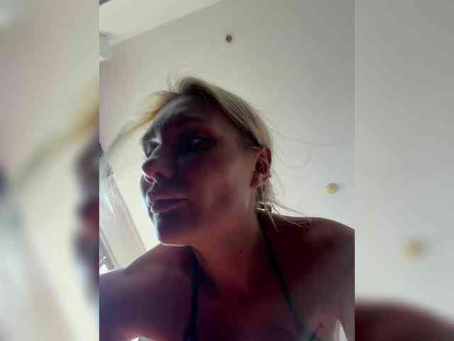 Tvoyasamka77 webcam