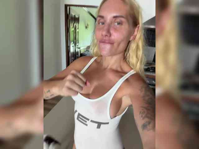 Tvoyasamka77 webcam