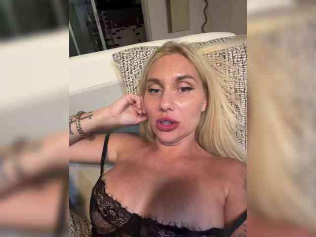 Tvoyasamka77 webcam