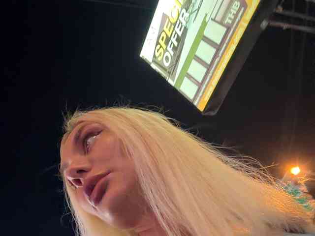 Tvoyasamka77 webcam