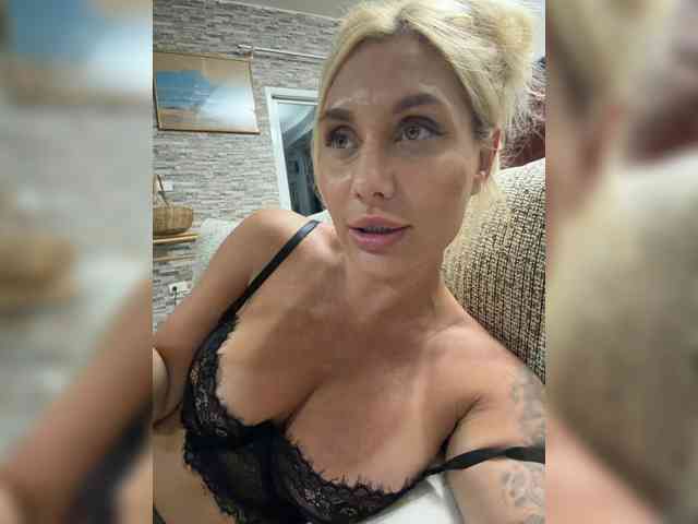 Tvoyasamka77 webcam
