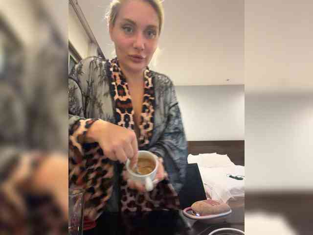 Tvoyasamka77 webcam