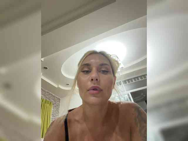 Tvoyasamka77 webcam
