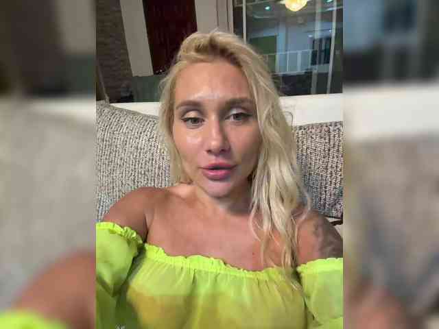 Tvoyasamka77 webcam