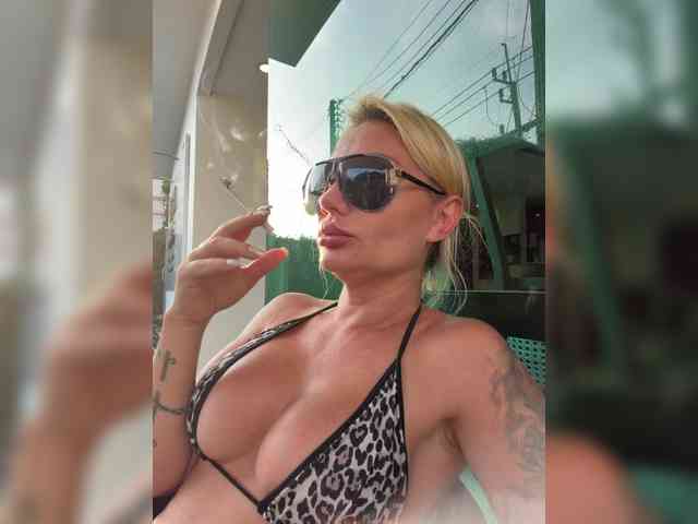 Tvoyasamka77 webcam