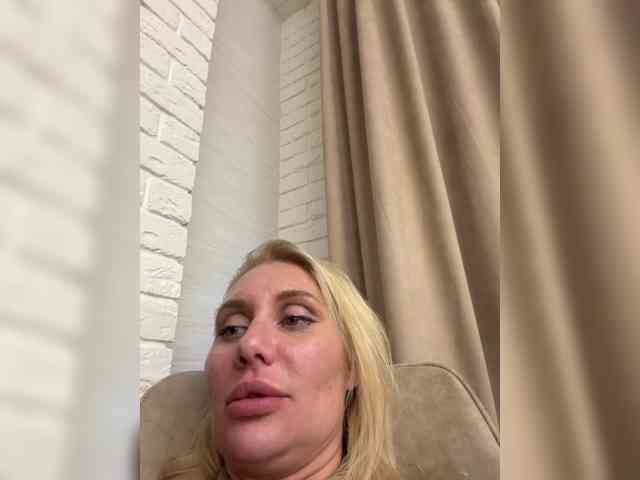 Tvoyasamka77 webcam