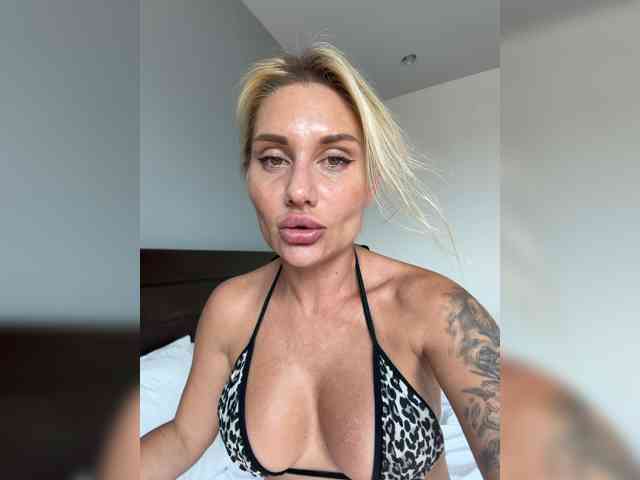 Tvoyasamka77 webcam