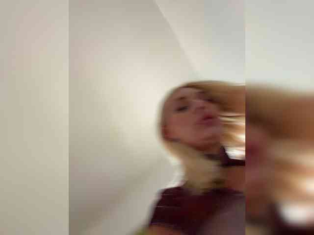 Tvoyasamka77 webcam