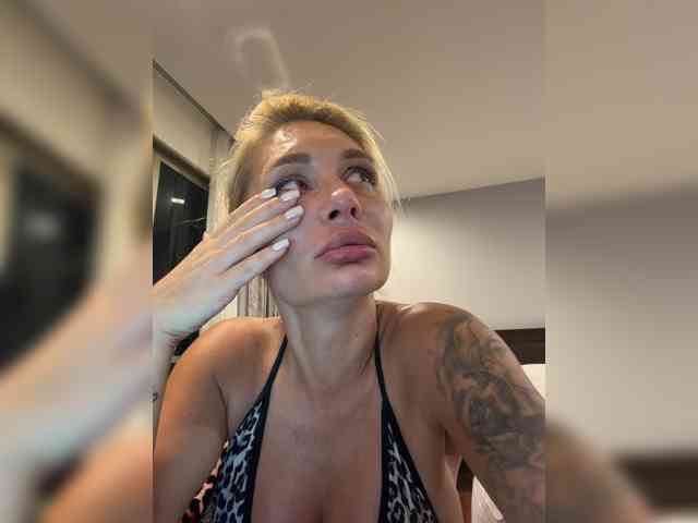 Tvoyasamka77 webcam
